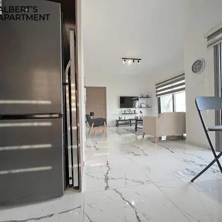 Albert's Kamares 401 Apartment